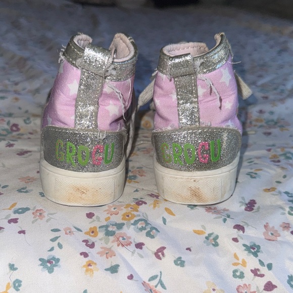 Kids Baby Yoda / Grogu High-Top Sneakers in Pink & Purple with Silver Glitter - Picture 4 of 4